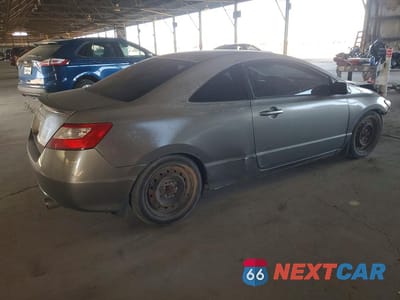 Trzecie zdjęcie samochodu z tyłu: 2008 HONDA CIVIC LX VIN:2HGFG12608H559683 - miniatura
