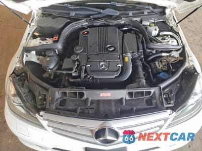 Zdjęcie 11 z 12 samochodu: 2013 MERCEDES-BENZ C 250 VIN:WDDGF4HB5DR271380 - miniatura