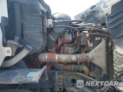 Zdjęcie 7 z 10 samochodu: 2018 FREIGHTLINER CASCADIA 113 SEMI TRUCK VIN:1FUBGAD96JLJV5406 - miniatura