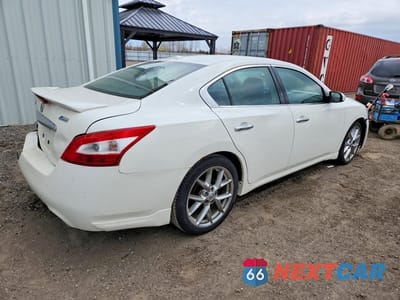 Trzecie zdjęcie samochodu z tyłu: 2010 NISSAN MAXIMA 3.5 S VIN:1N4AA5AP5AC833129 - miniatura