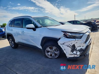 Czwarte zdjęcie samochodu z boku: 2022 TOYOTA RAV4 XLE VIN:2T3W1RFV4NW194467 - miniatura