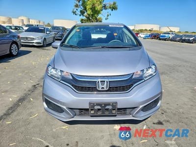 Piąte zdjęcie samochodu w środku: 2019 HONDA FIT LX VIN:3HGGK5H45KM727665 - miniatura