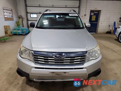 Piąte zdjęcie samochodu w środku: 2010 SUBARU FORESTER 2.5X PREMIUM VIN:JF2SH6CC2AH746755 - miniatura