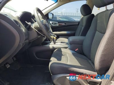 Zdjęcie 7 z 13 samochodu: 2017 NISSAN PATHFINDER S VIN:5N1DR2MN8HC913863 - miniatura