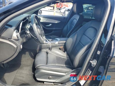 Zdjęcie 7 z 13 samochodu: 2019 MERCEDES-BENZ C 300 VIN:55SWF8DB2KU322385 - miniatura