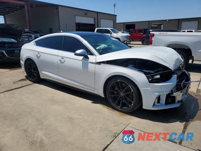 Czwarte zdjęcie samochodu z boku: 2019 AUDI S5 PREMIUM PLUS VIN:WAUB4CF51KA002450 - miniatura
