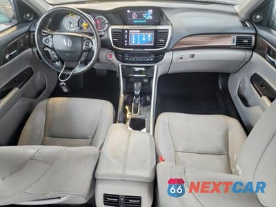 Zdjęcie 8 z 12 samochodu: 2017 HONDA ACCORD EXL VIN:1HGCR2F92HA098718 - miniatura