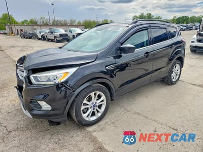 2017 FORD ESCAPE SE 1FMCU0GD5HUE22503 - główne zdjęcie licytacji z USA - miniatura