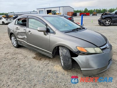 Czwarte zdjęcie samochodu z boku: 2008 HONDA CIVIC LX VIN:1HGFA15548L007157 - miniatura