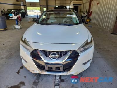 Piąte zdjęcie samochodu w środku: 2016 NISSAN MAXIMA PLATINUM VIN:1N4AA6AP6GC411398 - miniatura