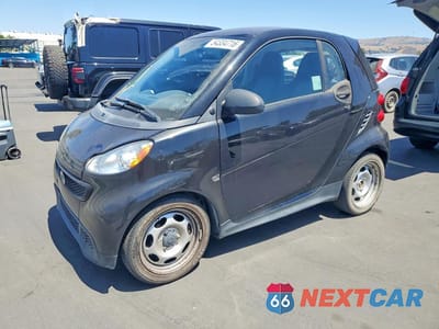 2015 SMART FORTWO PURE WMEEJ3BA6FK812752 - główne zdjęcie licytacji z USA - miniatura