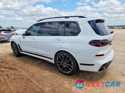 Drugie zdjęcie samochodu z przodu: 2026 BMW X7 XDRIVE40I VIN:5UX23EM03T9218133 - miniatura