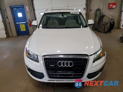 Piąte zdjęcie samochodu w środku: 2010 AUDI Q5 PRESTIGE VIN:WA1VKAFP3AA080765 - miniatura