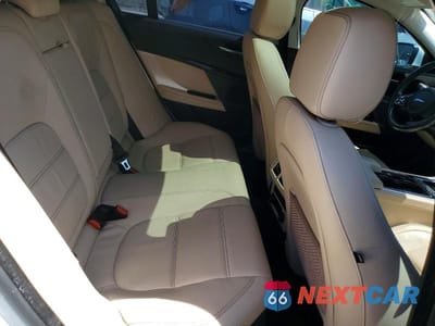 Zdjęcie 10 z 12 samochodu: 2017 JAGUAR XE PRESTIGE VIN:SAJAK4BN1HA953967 - miniatura