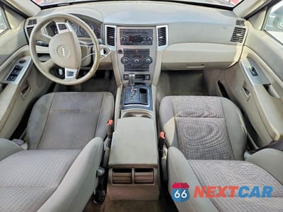 Zdjęcie 8 z 14 samochodu: 2008 JEEP GRAND CHEROKEE LAREDO VIN:1J8GS48K78C106065 - miniatura