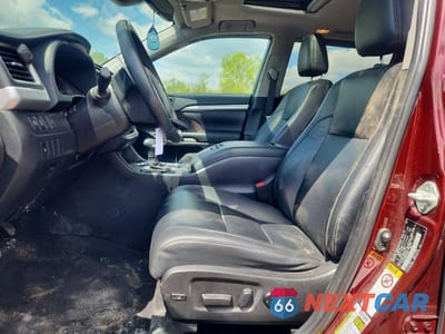 Zdjęcie 7 z 12 samochodu: 2019 TOYOTA HIGHLANDER XLE VIN:5TDJZRFH3KS719514 - miniatura