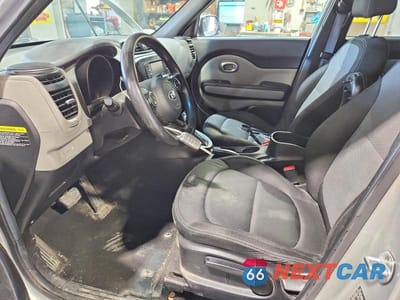 Zdjęcie 7 z 13 samochodu: 2017 KIA SOUL + VIN:KNDJP3A59H7485544 - miniatura