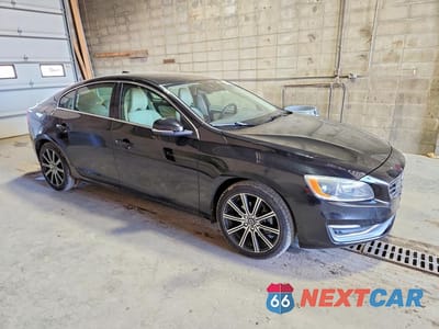 Czwarte zdjęcie samochodu z boku: 2018 VOLVO S60 PLATINUM VIN:LYV402HMXJB179852 - miniatura