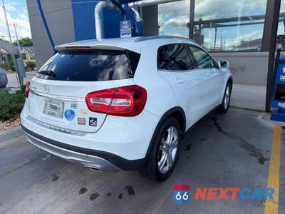 Czwarte zdjęcie samochodu z boku: 2016 MERCEDES-BENZ GLA 250 VIN:WDCTG4EBXGJ256753 - miniatura