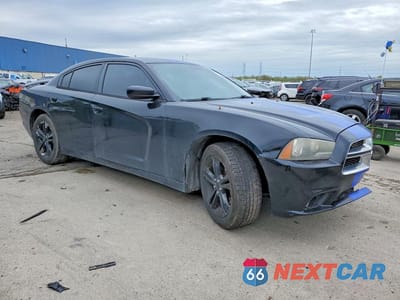 Czwarte zdjęcie samochodu z boku: 2014 DODGE CHARGER SXT VIN:2C3CDXJG8EH121520 - miniatura
