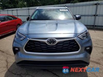 Piąte zdjęcie samochodu w środku: 2024 TOYOTA HIGHLANDER XLE VIN:5TDKDRBH9RS561781 - miniatura