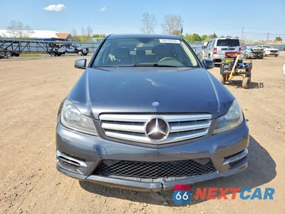 Piąte zdjęcie samochodu w środku: 2013 MERCEDES-BENZ C 300 4MATIC VIN:WDDGF8AB1DA881244 - miniatura