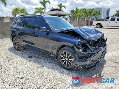 Czwarte zdjęcie samochodu z boku: 2025 BMW X5 XDRIVE40I VIN:5UX23EU05S9X88827 - miniatura