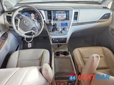 Zdjęcie 8 z 13 samochodu: 2017 TOYOTA SIENNA XLE PREMIUM 8-PASSENGER VIN:5TDYZ3DC6HS876403 - miniatura