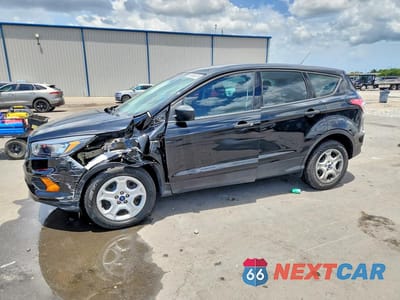 2018 FORD ESCAPE S 1FMCU0F75JUB36894 - główne zdjęcie licytacji z USA - miniatura
