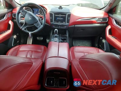 Zdjęcie 8 z 14 samochodu: 2018 MASERATI LEVANTE S SPORT VIN:ZN661YUS4JX301346 - miniatura