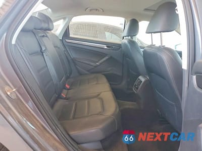 Zdjęcie 10 z 12 samochodu: 2018 VOLKSWAGEN PASSAT SE VIN:1VWBA7A32JC023445 - miniatura