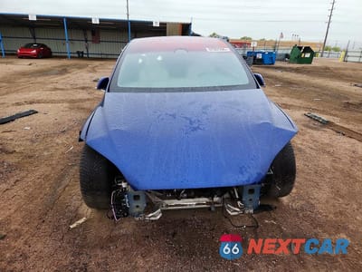 Piąte zdjęcie samochodu w środku: 2019 TESLA MODEL X VIN:5YJXCBE24KF203263 - miniatura