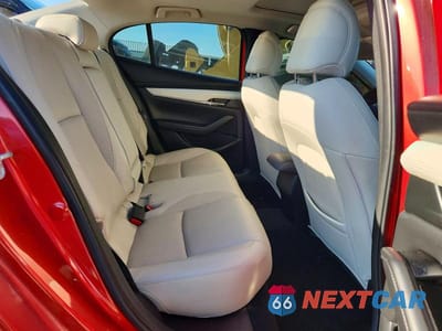 Zdjęcie 10 z 12 samochodu: 2019 MAZDA 3 PREMIUM VIN:3MZBPAEM4KM103246 - miniatura