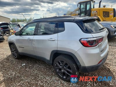 Drugie zdjęcie samochodu z przodu: 2026 JEEP COMPASS LIMITED VIN:3C4NJDCN5TT165678 - miniatura