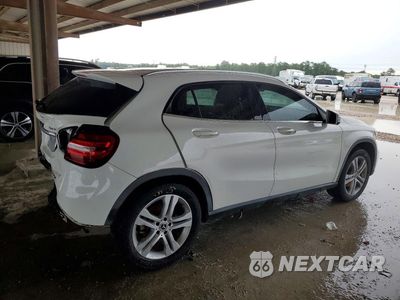 Trzecie zdjęcie samochodu z tyłu: 2020 MERCEDES-BENZ GLA 250 4MATIC VIN:WDCTG4GB2LJ687465 - miniatura