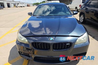 Zdjęcie 13 z 14 samochodu: 2016 BMW M5 VIN:WBSFV9C55GD595740 - miniatura