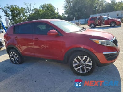 Czwarte zdjęcie samochodu z boku: 2015 KIA SPORTAGE LX VIN:KNDPB3AC7F7683379 - miniatura