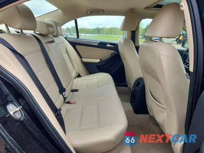 Zdjęcie 10 z 12 samochodu: 2015 VOLKSWAGEN JETTA SE VIN:3VWD07AJ6FM347367 - miniatura