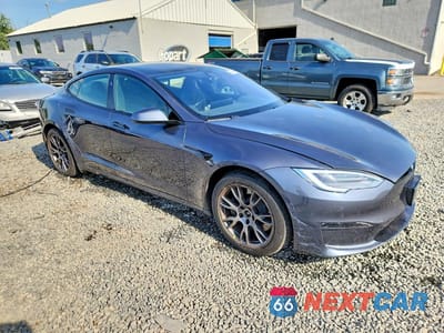Czwarte zdjęcie samochodu z boku: 2021 TESLA MODEL S VIN:5YJSA1E55MF442103 - miniatura