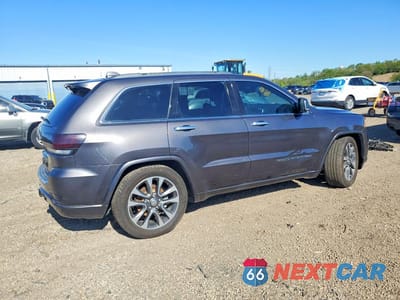 Trzecie zdjęcie samochodu z tyłu: 2018 JEEP GRAND CHEROKEE OVERLAND VIN:1C4RJFCG4JC135725 - miniatura