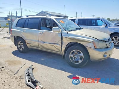 Czwarte zdjęcie samochodu z boku: 2003 TOYOTA HIGHLANDER BASE VIN:JTEGD21A530059339 - miniatura