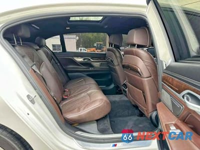 Zdjęcie 7 z 10 samochodu: 2019 BMW 750 XI VIN:WBA7F2C52KB240316 - miniatura