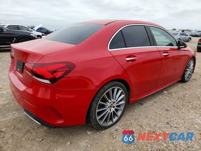Trzecie zdjęcie samochodu z tyłu: 2019 MERCEDES-BENZ A 220 VIN:WDD3G4EB4KW017884 - miniatura