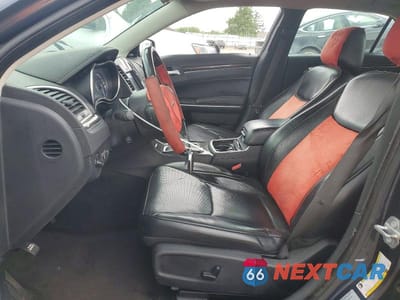 Zdjęcie 7 z 12 samochodu: 2017 CHRYSLER 300C VIN:2C3CCAEG1HH552117 - miniatura