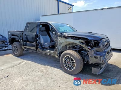 Czwarte zdjęcie samochodu z boku: 2026 TOYOTA TACOMA TRD SPORT VIN:3TYKB5FNXTT032687 - miniatura