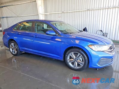 Czwarte zdjęcie samochodu z boku: 2024 VOLKSWAGEN JETTA SE VIN:3VWEM7BU3RM041653 - miniatura