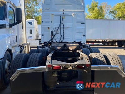 Piąte zdjęcie samochodu w środku: 2019 VOLVO 720 TRUCKS VIN:4V4NC9EH7KN213926 - miniatura