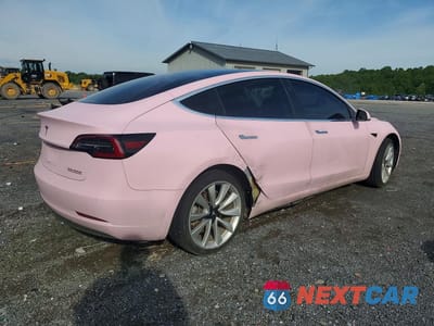 Trzecie zdjęcie samochodu z tyłu: 2018 TESLA MODEL 3 VIN:5YJ3E1EB1JF116549 - miniatura
