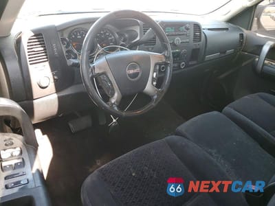 Zdjęcie 8 z 12 samochodu: 2007 GMC NEW SIERRA C1500 VIN:2GTEC13C071542352 - miniatura