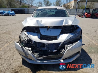 Piąte zdjęcie samochodu w środku: 2019 NISSAN LEAF S VIN:1N4AZ1CP8KC309621 - miniatura